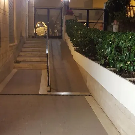 Starry Rome Guest House